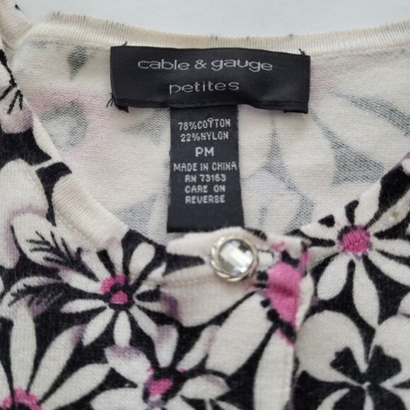 Cable & Gauge Cardigan Sweater White & Pink Flower Rhinestone Looking Buttons - Picture 3 of 9